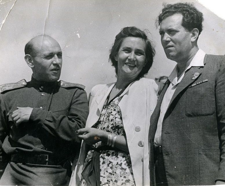 ძმასთან დიმიტრისთან და მეუღლესთან ერთად