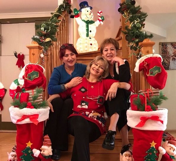 ქეთი მეგობრებთან - ნანა კვირკველიასა და ქეთი დეკანოზიშვილთან ერთად