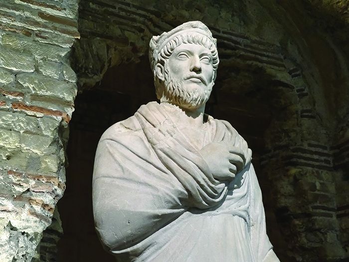 რომის იმპერატორი იულიანე აპოსტატა (განდგომილი) 363 წელს სპარსელებთან ბრძოლაში დაიღუპა 