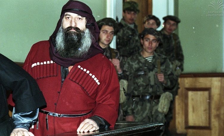 ლოთი ქობალიას სასამართლო პროცესი, შახ აივაზოვის ფოტო