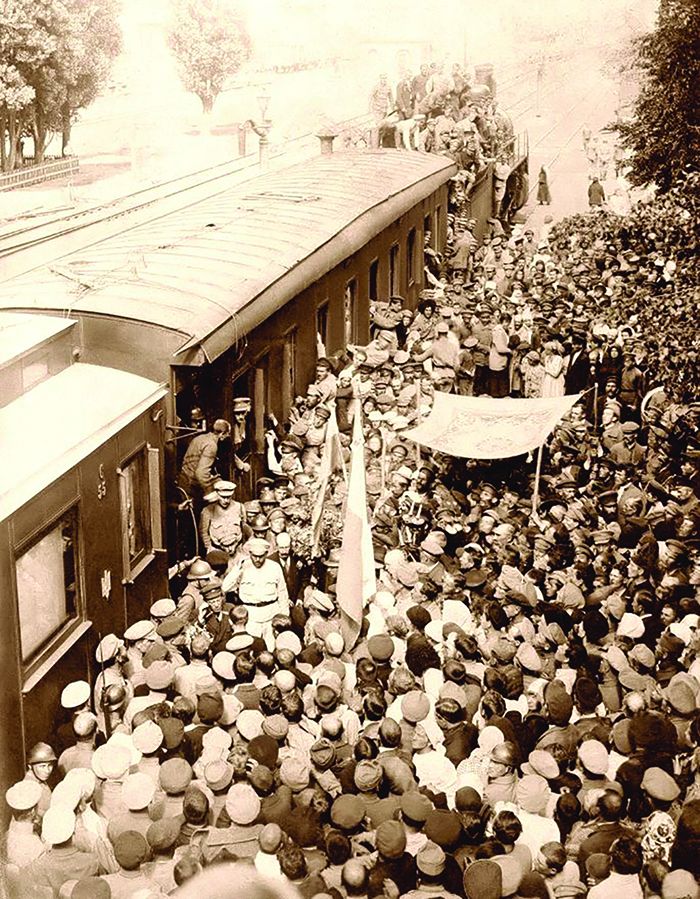 სიმონ პეტლიურას დახვედრა კიევის ოლქის ქალაქ ფასტოვის ვაგზალში (1919 წ.)