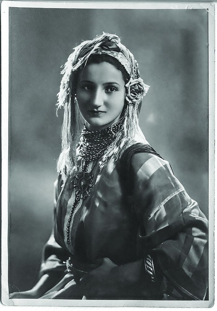 მარიამ კერესელიძე ბერბერთა ეროვნულ სამოსში (გადაღებულია მაროკოში, 1930-იან წლებში)