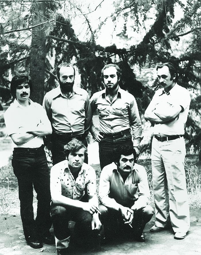 სხედან (მარცხნიდან): ამირან ახალაია, ჯუმბერ ბოლოთაშვილი; დგანან: გოგი გოგოლაძე, ტარიელ ხარხელაური, სოსო ტაბუცაძე, ბადრი ცირამუა (1978/79 წ.)