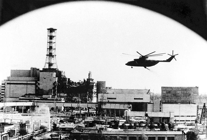თელავიდან გაგზავნილი მი-26 ჩერნობილის დანგრეული ატომური რეაქტორის თავზე