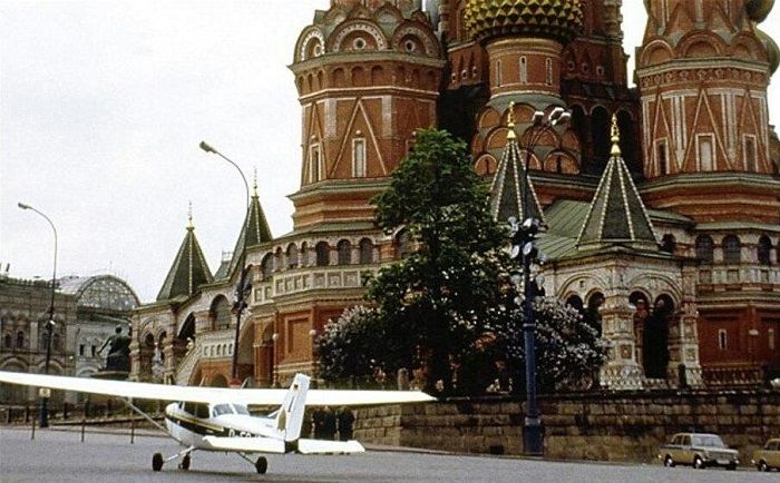 მათიას რუსტის თვითმფრინავი მოსკოვში