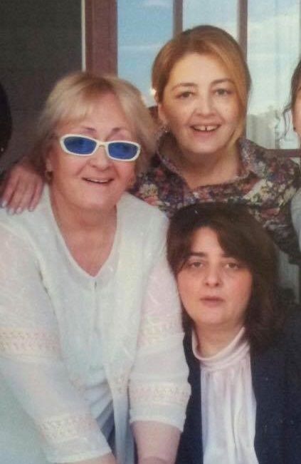 მარცხნიდან ინგა შანიძე, მაია და ეკა ელიავები