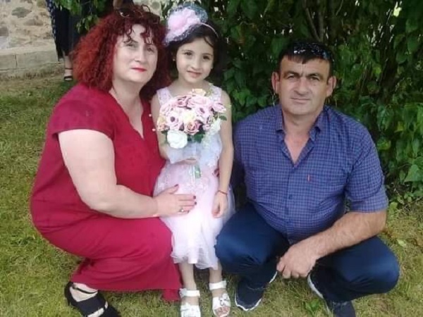 ნინო ბაძგარაძე ბიოლოგიურ ძმასთან ერთად