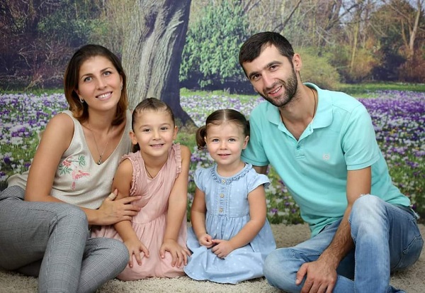 დაჩი ხურცილავა ოჯახთან ერთად დაჩი ხურცილავა ოჯახთან ერთად