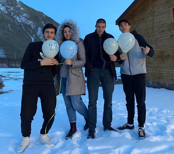 გიორგი, თამუნა, გეგი და საბა გეგუჩაძეები