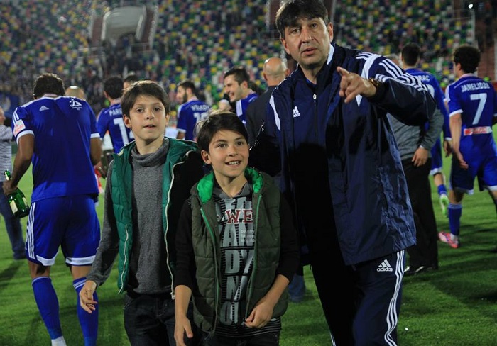 გია გეგუჩაძე გეგი და საბა გეგუჩაძეებთან ერთად წლების წინ